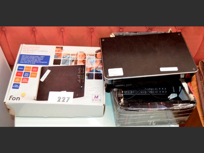 NOONTEC MULTI-MEDIA DECODER & AN MWEB ROUTER [Untested]