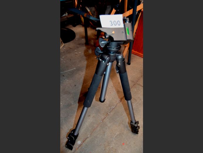HAHNEL TRIAD 50 CAMERA TRIPOD WITH BAG