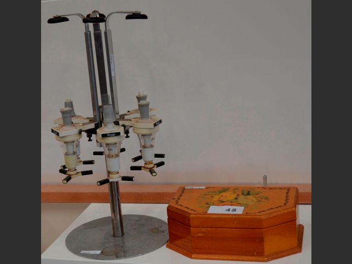 MUSICAL JEWELLERY BOX & 6 x BAR OPTICS ON SWIVEL STAND, 51cm High & 27 x 16 x 10cm