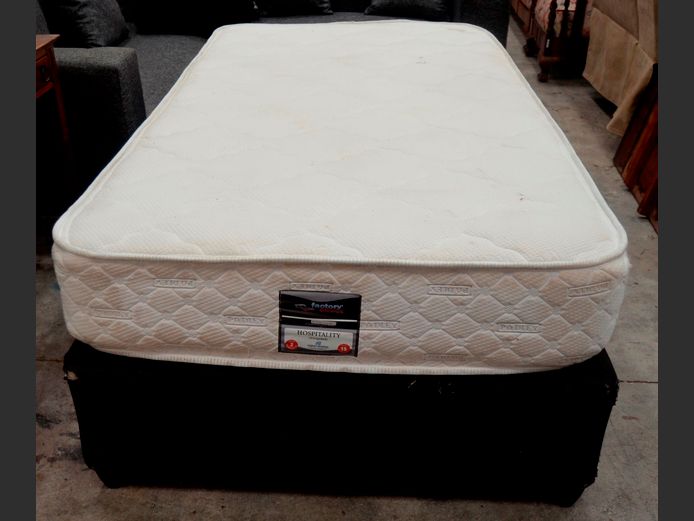 PADLEY ¾ BED BASE & MATTRESS SET