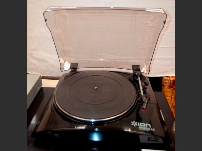 ION PROFILE RECORD PLAYER [Switches on, untested further]
