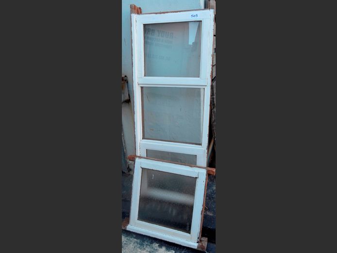 LOT: 2 x WOODEN WINDOWS WITH GLASS PANES, 160 x 61cm & 72 x 61cm