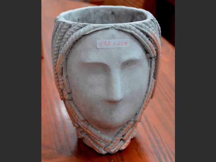 CONCRETE "ELEGANT LADY" PLANTER, 18 x 16 x 21.5cm