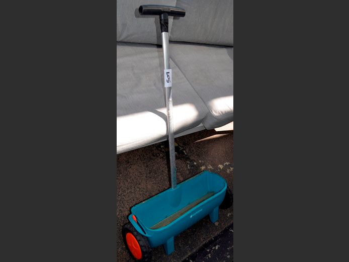 GARDENA FERTILISER SPREADER