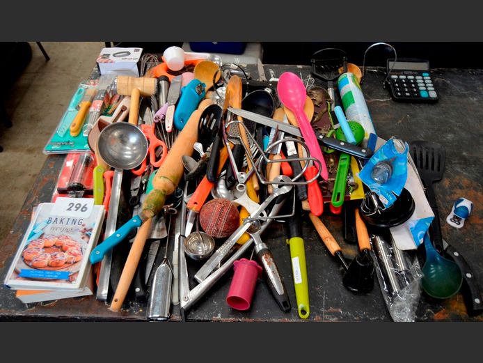 ASSORTED CUTLERY, KITCHEN UTENSILS, GARLIC PRESS, etc