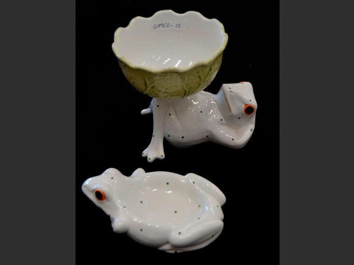 CERAMIC FROG BOWL & A FROG DISH, 17 x 14 x 15cm & 17 x 11cm