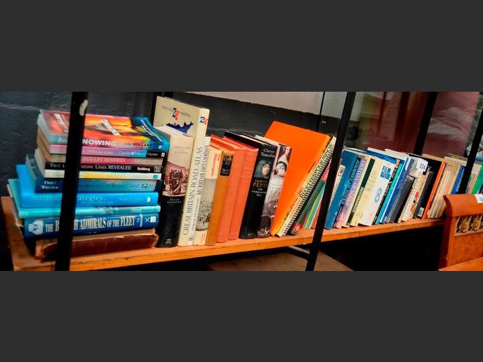 NOVELS, MEDICAL BOOKS, LAW BOOKS, etc