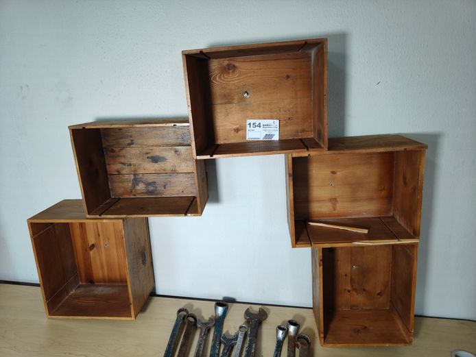 DISPLAY SHELF