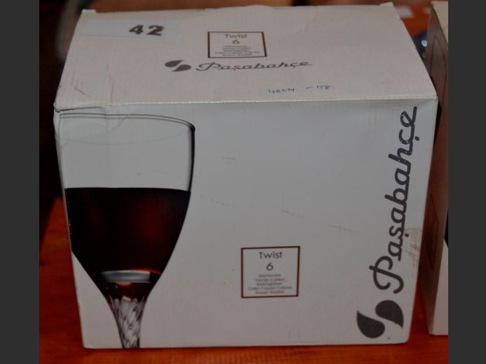SET OF 6 PASABAHCE TWIST WINE GLASSES