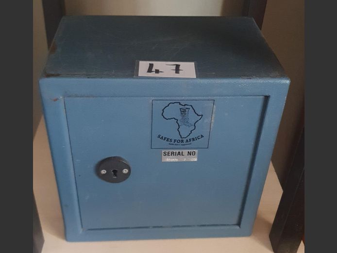 WALL MOUNT SAFE, 30.5 x 20 x 30.5cm