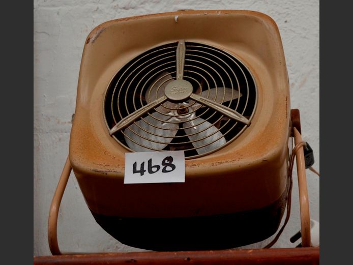 VINTAGE PERFECTA HEATER CONVERTED INTO A LAMP [Rusted]
