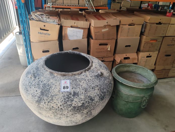 2 x Garden Pots (STC)