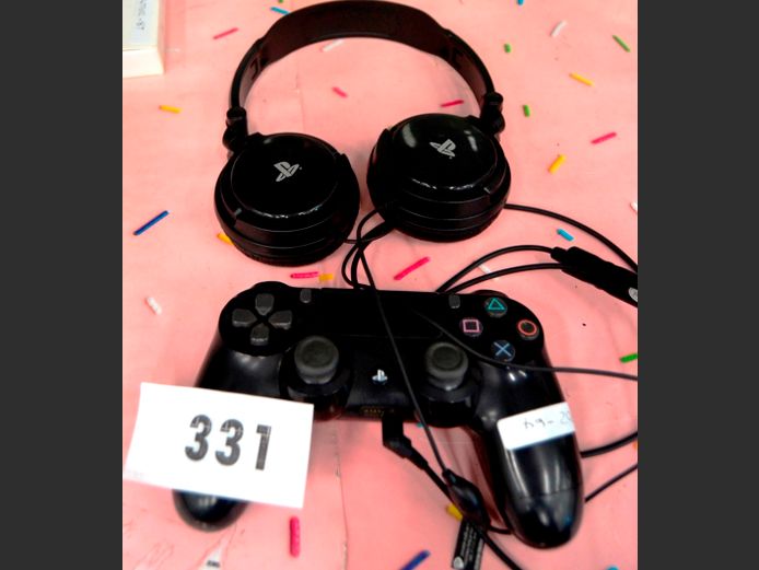PS4 CONTROLLER & HEADSET [Untested]