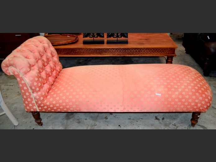 PINK & GOLD UPHOLSTERED CHAISE LONGUE, 180 x 66cm [Upholstery faded]