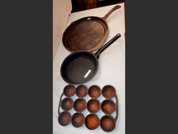 VINTAGE CAST IRON SKILLET, NON-STICK FRYING PAN, etc
