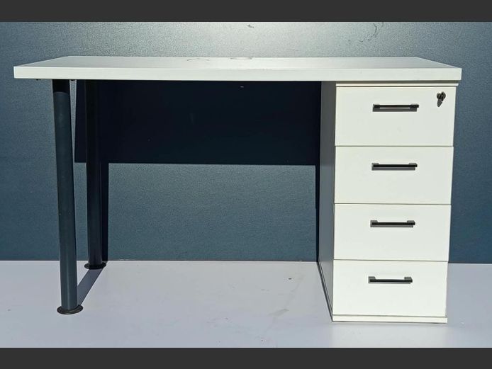 WHITE 4-DRAWER DESK 