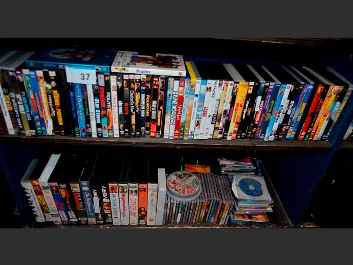 LOT ON 2 SHELVES: ASSORTED DVD's & CD's