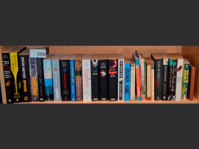 NOVELS: STEPHEN KING, J.K. ROWLING, DEON MEYER & OTHERS