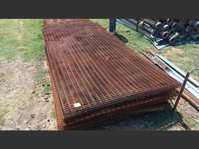 1.2mx2.4m mesh 25xmmx50mm hole 3mm thick 