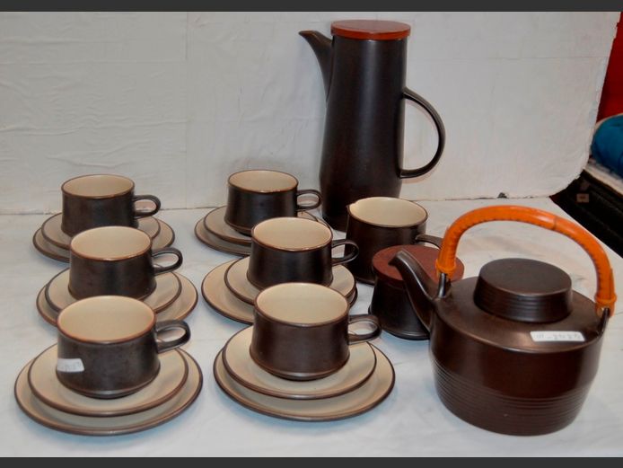PURBECK POTTERY COFFEE POT, ORIENTAL TEAPOT, CUPS & SAUCERS [25 Pieces]