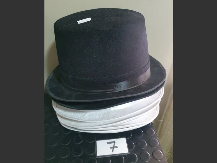 LOT: BLACK & WHITE TOP HATS