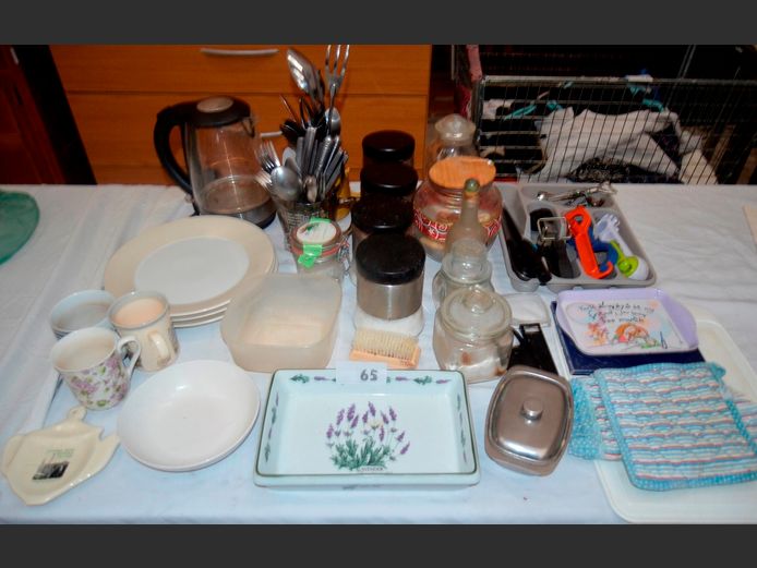 WIESENTHAL LAVENDER BOWL, CUTLERY, CORDLESS KETTLE, etc [Switches on, untested further]