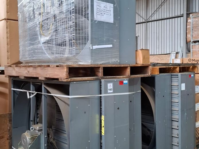 EC 52" DD Fans x 6, EMS 50" Fans x 1