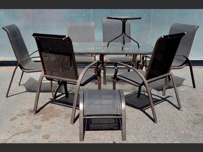 ALUMINIUM GLASS TOP PATIO TABLE WITH 6 MATCHING CHAIRS, 152 x 86 x 70cm