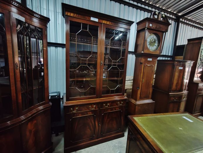 Display Cabinet (STC)