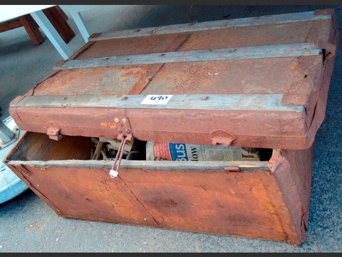 METAL CHEST & CONTENTS