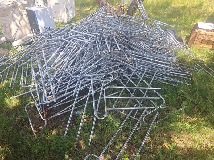 Steel bed rails scrap