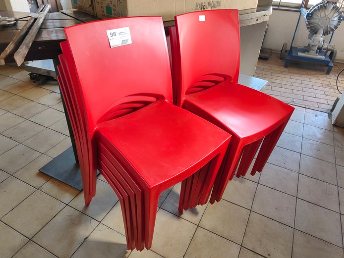 10 X RED PLASTIC CHAIRS