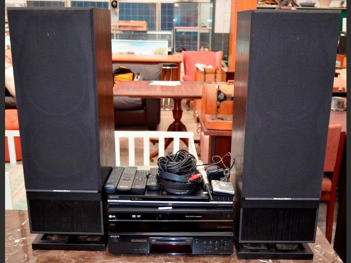 SONY HI-FI WITH PAIR MORDAUNT-SHORT SPEAKERS, etc [Switches on]