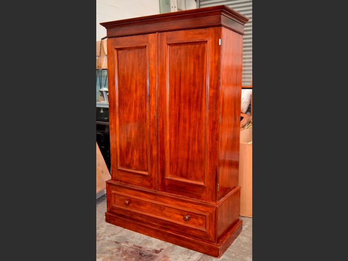 WETHERLYS MAHOGANY 2-DOOR, SINGLE DRAWER WARDROBE, 136 x 61 x 216cm