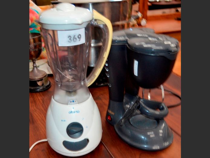 SALTON COFFEE PERCOLATOR & AN OTTIMO BLENDER [Untested, Damaged] [#: 414411578]