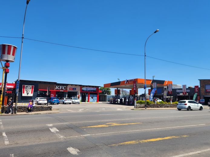 ASTRON SERVICE STATION • PROPERTY & BUSINESS • KFC • PHARMACY • FORECOURT • HIGH TRAFFIC NODE
