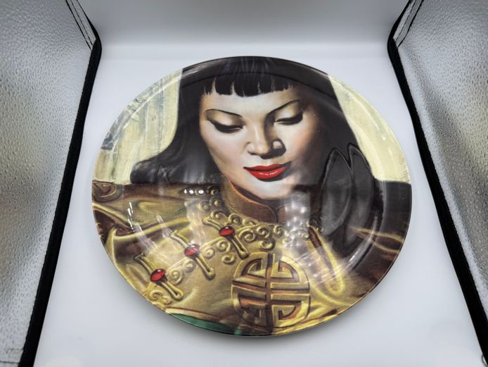 Vladimir Tretchikoff Fine Bone China Collector's Dinner Plate – "Chinese Girl"
