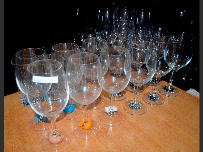 DRINKING GLASSES: WINE, COOLDRINK, etc