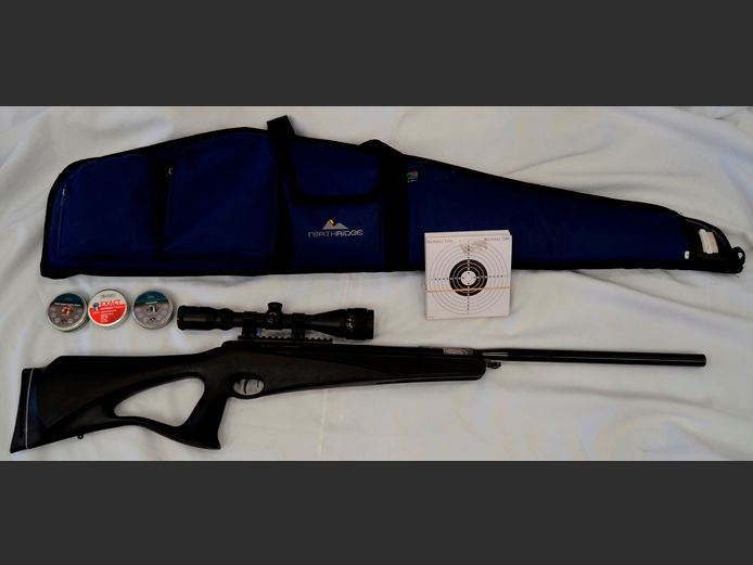 BENJAMIN TRAIL PELLET RIFLE WITH SCOPE, PELLETS & BAG