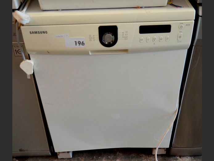 SAMSUNG DISHWASHER [Switches on, untested further, dented]