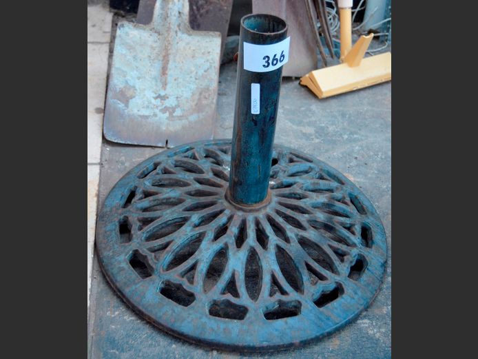 CAST IRON UMBRELLA STAND