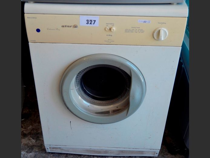 KELVINATOR EXTREME DRY TUMBLE DRYER [Switches on, untested further, Door loose]