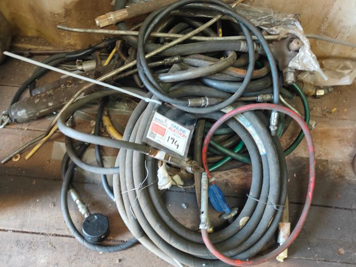 LOT HYDRAULIC PIPES