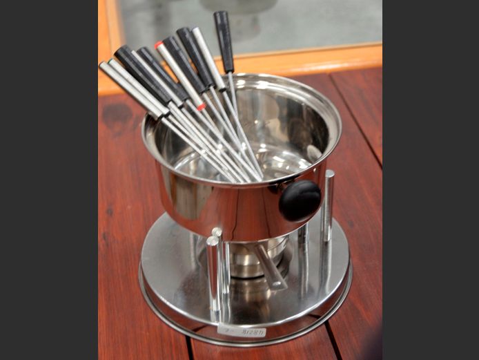 STAINLESS STEEL FONDUE SET, 32cm Diameter x 18cm High