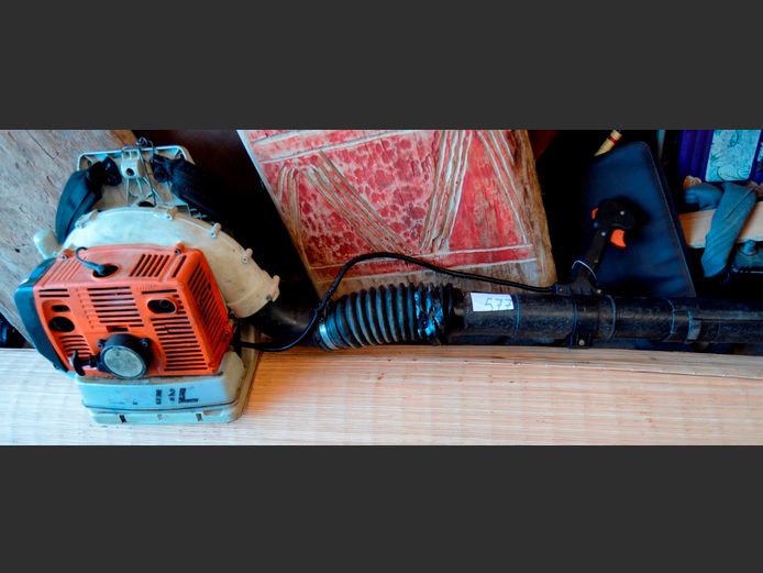 STIHL PETROL GARDEN BLOWER [Untested, needs a service]