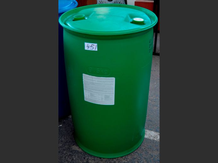 GREEN PLASTIC 210 LITRE DRUM, 58cm Diameter x 93cm High