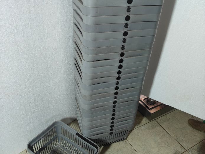 30 X SHOPPING BASKETS