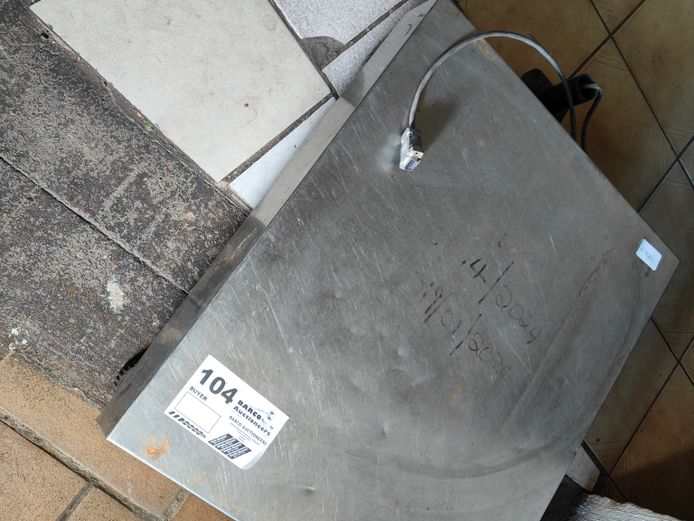 INCOMPLETE ELECTRIC SCALE
