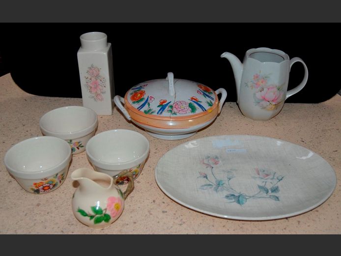 SERVING DISH WITH LID [Lid repaired], BOWLS, TEAPOT [No lid], etc