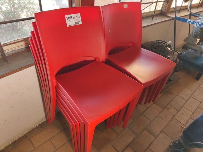 10 X RED PLASTIC CHAIRS